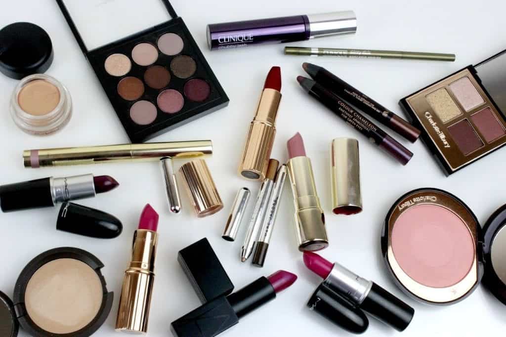 Make-up postaja del vsakdana za mnogo žensk.