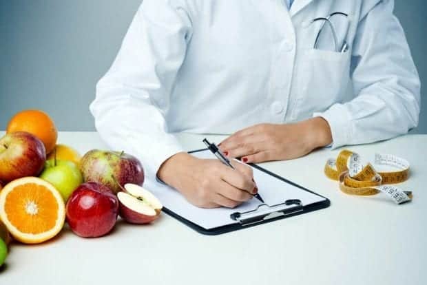Nutricionist je strokovnjak na področju zdrave in uravnotežene prehrane