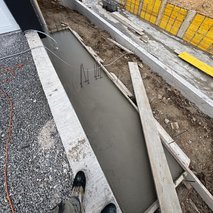 MEKLAV- izkopi in betoni - zidarske storitve, dekorativni beton, kamnolom, peskokop, asfaltiranje, polaganje tlakovcev, urejanje okolice, izkop gradbene jame, rušitvena dela - 12