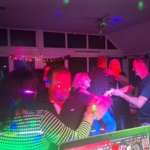 Franc Falnoga s.p. - glasbeni nastopi, ozvočenje in razsvetljava prireditev, polaganje vinila, polaganje ploščic, slikopleskarstvo, montaža knaufa, polaganje laminata - 5