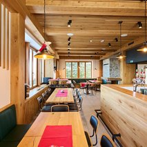 Ribniška koča - poročna lokacija, najem prostora za dogodke, catering hrane in pijače, pogostitev za dogodke ali zabave, wellness, team building dogodki, namestitev - 19