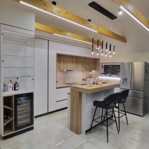 ĆEŠKO, mizarske storitve, Dejan Češnovar s.p. - mizarstvo, prodaja, izdelava in vgradnja vrat, izdelava in montaža pulta - 6