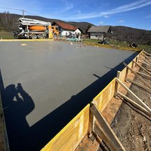Gradbeništvo , Berisha Argjend s.p. - zidarske storitve, odvoz materiala, gradnja hiše na ključ, krovstvo, kleparstvo, tesarstvo, izdelava ali prenova fasade, urejanje okolice, vrtnarske storitve, polaganje tlakovcev, izkop gradbene jame, vodovodne inštalacije in popravila, polaganje ploščic, slikopleskarstvo, montaža knaufa, rušitvena dela, prenova mansarde na ključ, sanacija balkonov in teras, prenova stanovanja na ključ, prenova hiše na ključ, izdelava brunarice (lesene hiše), čistilne storitve, montaža in prodaja oken, električarske storitve, talne obloge, izdelava in montaža nadstreška, prenova ali izgradnja kopalnice, izdelava in montaža tende, namakalni sistem, sanacija vlage, stenske obloge, selitvene storitve, hidroizolacija, kamnoseštvo, polaganje laminata, polaganje vinila - 179