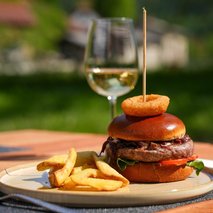 Bistro Grad ob sotočju - catering hrane in pijače, pogostitev za dogodke ali zabave, najem prostora za dogodke - 17