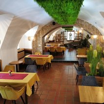 Bistro Grad ob sotočju - catering hrane in pijače, pogostitev za dogodke ali zabave, najem prostora za dogodke - 26
