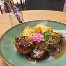 Bistro Grad ob sotočju - catering hrane in pijače, pogostitev za dogodke ali zabave, najem prostora za dogodke - 6