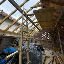 Gradbeništvo , Berisha Argjend s.p. - zidarske storitve, odvoz materiala, gradnja hiše na ključ, krovstvo, kleparstvo, tesarstvo, izdelava ali prenova fasade, urejanje okolice, vrtnarske storitve, polaganje tlakovcev, izkop gradbene jame, vodovodne inštalacije in popravila, polaganje ploščic, slikopleskarstvo, montaža knaufa, rušitvena dela, prenova mansarde na ključ, sanacija balkonov in teras, prenova stanovanja na ključ, prenova hiše na ključ, izdelava brunarice (lesene hiše), čistilne storitve, montaža in prodaja oken, električarske storitve, talne obloge, izdelava in montaža nadstreška, prenova ali izgradnja kopalnice, izdelava in montaža tende, namakalni sistem, sanacija vlage, stenske obloge, selitvene storitve, hidroizolacija, kamnoseštvo, polaganje laminata, polaganje vinila - 174
