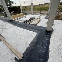 Gradbeništvo , Berisha Argjend s.p. - zidarske storitve, gradnja hiše na ključ, izdelava ali prenova fasade, odvoz materiala, slikopleskarstvo, rušitvena dela, montaža knaufa, montaža in prodaja oken, hišni servis in popravila, urejanje okolice, izkop gradbene jame, krovstvo, kleparstvo, tesarstvo, polaganje ploščic, hidroizolacija, vodovodne inštalacije in popravila, čistilne storitve, talne obloge, električarske storitve, prenova ali izgradnja kopalnice, asfaltiranje, izdelava in montaža nadstreška, polaganje tlakovcev, selitvene storitve, vrtnarske storitve, interier / notranje oblikovanje, sanacija vlage, namakalni sistem, polaganje vinila, prenova stanovanja na ključ, prenova hiše na ključ, izdelava in montaža tende, polaganje laminata, izdelava brunarice (lesene hiše) - 173