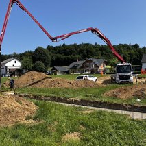 Gradbeno Obrtniška dela Valentin Šribar s.p. - urejanje okolice, montaža knaufa, polaganje tlakovcev, zidarske storitve, odvoz materiala, gradnja hiše na ključ, slikopleskarstvo, polaganje ploščic, talne obloge, vrtanje rezanje sušenje ali brušenje betona, izdelava ali prenova fasade, male čistilne naprave, izkop gradbene jame, visokotlačno čiščenje, selitvene storitve, prenova hiše na ključ, sanacija vlage, prenova ali izgradnja kopalnice, rušitvena dela, prenova stanovanja na ključ, hidroizolacija - 20