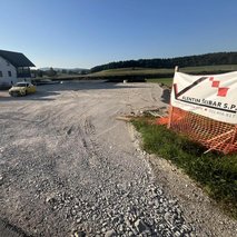 Gradbeno Obrtniška dela Valentin Šribar s.p. - urejanje okolice, montaža knaufa, polaganje tlakovcev, zidarske storitve, odvoz materiala, gradnja hiše na ključ, slikopleskarstvo, polaganje ploščic, talne obloge, vrtanje rezanje sušenje ali brušenje betona, izdelava ali prenova fasade, male čistilne naprave, izkop gradbene jame, visokotlačno čiščenje, selitvene storitve, prenova hiše na ključ, sanacija vlage, prenova ali izgradnja kopalnice, rušitvena dela, prenova stanovanja na ključ, hidroizolacija - 24