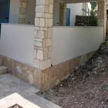 KERAARTIST, zaključna dela v gradbeništvu, Dejan Sivonjić s.p. - polaganje ploščic, odvoz materiala, zidarske storitve, prenova ali izgradnja kopalnice, hišni servis in popravila, dekorativni beton, sanacija balkonov in teras, polaganje tlakovcev, izdelava in montaža pulta, polaganje laminata, čistilne storitve, selitvene storitve, mizarstvo, talne obloge, interier / notranje oblikovanje, polaganje vinila - 11