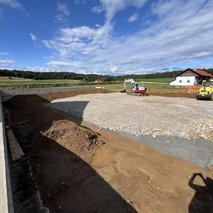Gradbeno Obrtniška dela Valentin Šribar s.p. - urejanje okolice, montaža knaufa, polaganje tlakovcev, zidarske storitve, odvoz materiala, gradnja hiše na ključ, slikopleskarstvo, polaganje ploščic, talne obloge, vrtanje rezanje sušenje ali brušenje betona, izdelava ali prenova fasade, male čistilne naprave, izkop gradbene jame, visokotlačno čiščenje, selitvene storitve, prenova hiše na ključ, sanacija vlage, prenova ali izgradnja kopalnice, rušitvena dela, prenova stanovanja na ključ, hidroizolacija - 22