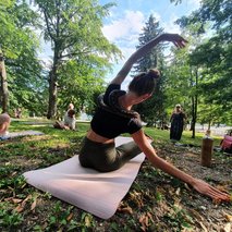 Marina Benkovič / ARTNVENOM - animacija na dogodkih, fotografiranje, sprehajanje psov, vrtnarske storitve, video produkcija, snemanje poroke, pasja šola, alternativne metode zdravljenja, grafično oblikovanje - 138