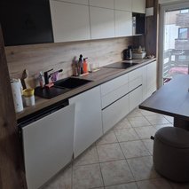 Maxi Interieri, Žiga Mravlja s.p. - mizarstvo, prodaja, izdelava in vgradnja vrat, tiskarske storitve, tapetništvo, grafično oblikovanje, prenova stanovanja na ključ, interier / notranje oblikovanje, stenske obloge - 190