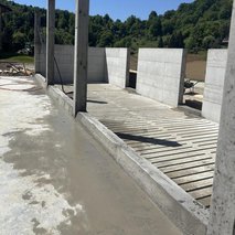 MEKLAV- izkopi in betoni - zidarske storitve, dekorativni beton, kamnolom, peskokop, asfaltiranje, polaganje tlakovcev, urejanje okolice, izkop gradbene jame, rušitvena dela - 8