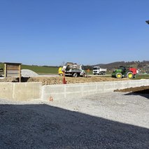 MEKLAV- izkopi in betoni - zidarske storitve, dekorativni beton, kamnolom, peskokop, asfaltiranje, polaganje tlakovcev, urejanje okolice, izkop gradbene jame, rušitvena dela - 17