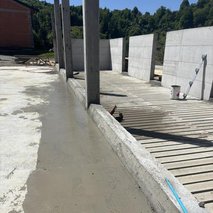 MEKLAV- izkopi in betoni - zidarske storitve, dekorativni beton, kamnolom, peskokop, asfaltiranje, polaganje tlakovcev, urejanje okolice, izkop gradbene jame, rušitvena dela - 9