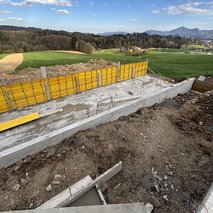 MEKLAV- izkopi in betoni - zidarske storitve, dekorativni beton, kamnolom, peskokop, asfaltiranje, polaganje tlakovcev, urejanje okolice, izkop gradbene jame, rušitvena dela - 14
