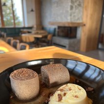 Ribniška koča - poročna lokacija, najem prostora za dogodke, catering hrane in pijače, pogostitev za dogodke ali zabave, wellness, team building dogodki, namestitev - 10