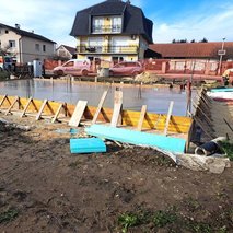 Robert Golob s.p. - zidarske storitve, slikopleskarstvo, gradnja hiše na ključ, urejanje okolice, vrtnarske storitve, prenova stanovanja na ključ, prenova mansarde na ključ, montaža knaufa, izkop gradbene jame, polaganje tlakovcev - 2