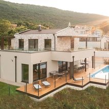 Roska, d.o.o. - talne obloge, parketarstvo, sanacija balkonov in teras - 1