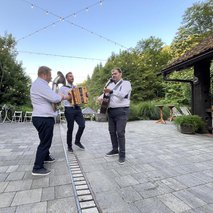 Šaljivci - glasbeni nastopi - 11
