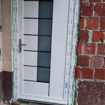 TAK-OKNA-MONT, Trajche Gockov s.p. - odvoz materiala, prodaja, izdelava in vgradnja vrat, mizarstvo, senčila, servis oken in vrat ter senčil, montaža in prodaja oken, izdelava in montaža pulta, montaža knaufa, izdelava in montaža nadstreška, strešna okna - 3