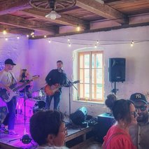 Tadei & Akademskih 15 - glasbeni nastopi, najem prostora za dogodke, organizacija dogodkov, ozvočenje in razsvetljava prireditev - 1