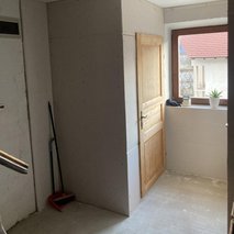 ZAKLJUČNA GRADBENA DELA, Ermin Mahalbašić, s.p. - zidarske storitve, slikopleskarstvo, hišni servis in popravila, montaža in prodaja oken, prodaja, izdelava in vgradnja vrat, polaganje ploščic, krovstvo, kleparstvo, tesarstvo, talne obloge, prenova stanovanja na ključ, prenova mansarde na ključ, izdelava in montaža nadstreška, strešna okna, izdelava brunarice (lesene hiše), vrtna lopa, hiška, uta - 17