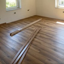 ZAKLJUČNA GRADBENA DELA, Ermin Mahalbašić, s.p. - zidarske storitve, slikopleskarstvo, hišni servis in popravila, montaža in prodaja oken, prodaja, izdelava in vgradnja vrat, polaganje ploščic, krovstvo, kleparstvo, tesarstvo, talne obloge, prenova stanovanja na ključ, prenova mansarde na ključ, izdelava in montaža nadstreška, strešna okna, izdelava brunarice (lesene hiše), vrtna lopa, hiška, uta - 20