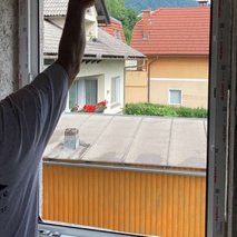 ZAKLJUČNA GRADBENA DELA, Ermin Mahalbašić, s.p. - zidarske storitve, slikopleskarstvo, hišni servis in popravila, montaža in prodaja oken, prodaja, izdelava in vgradnja vrat, polaganje ploščic, krovstvo, kleparstvo, tesarstvo, talne obloge, prenova stanovanja na ključ, prenova mansarde na ključ, izdelava in montaža nadstreška, strešna okna, izdelava brunarice (lesene hiše), vrtna lopa, hiška, uta - 18