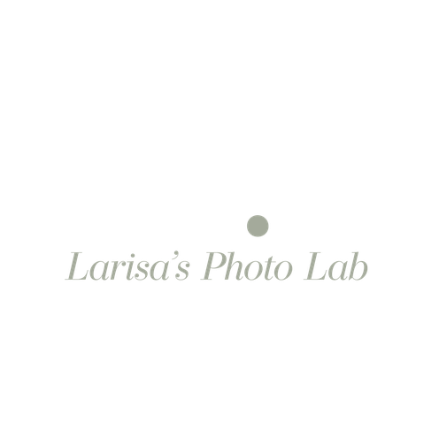 Larisa's Photo Lab - Logotip