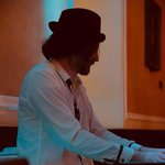 Miha Renčelj - pianist, pevec, učitelj - Logotip