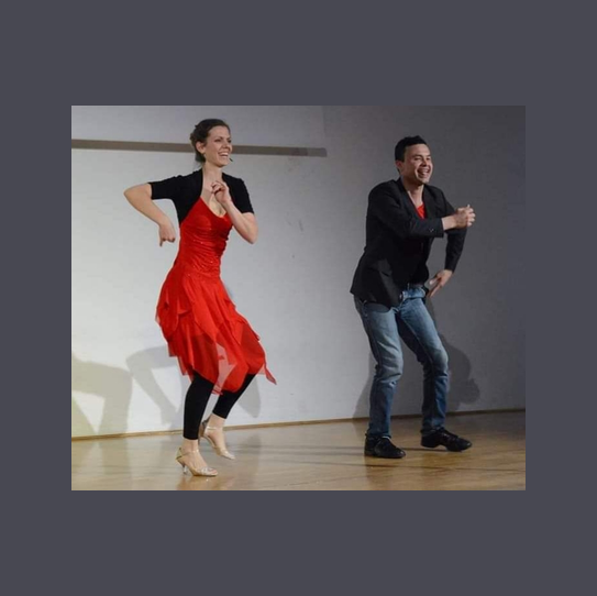 Rasteva skupaj, Tadeja Lapajne Hoyos - Logotip