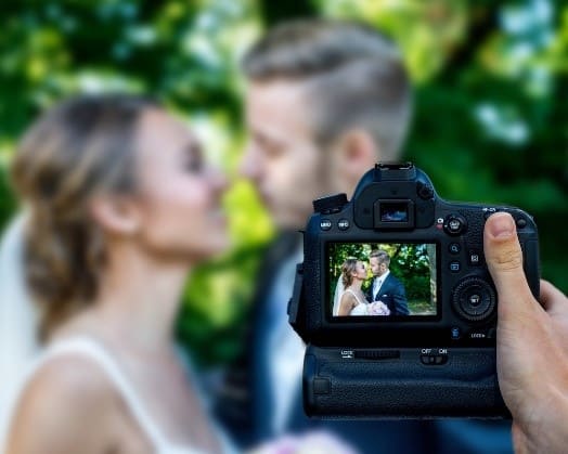 Poročni fotograf je več kot le navadni fotograf
